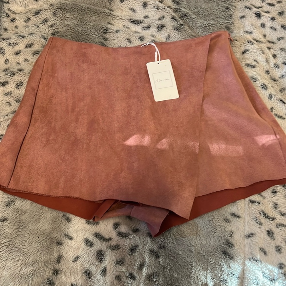 NWT Women’s short skirt